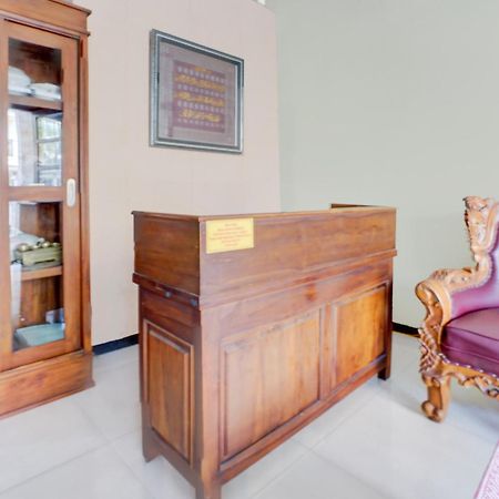 Oyo Life 93083 Nova Jaya 3 Homestay Syariah Lamongan ภายนอก รูปภาพ