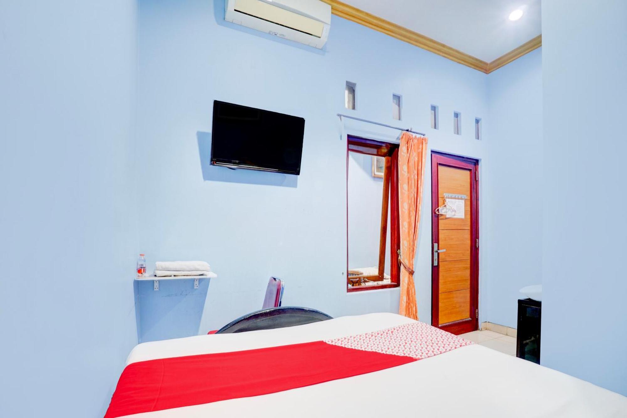 Oyo Life 93083 Nova Jaya 3 Homestay Syariah Lamongan ภายนอก รูปภาพ