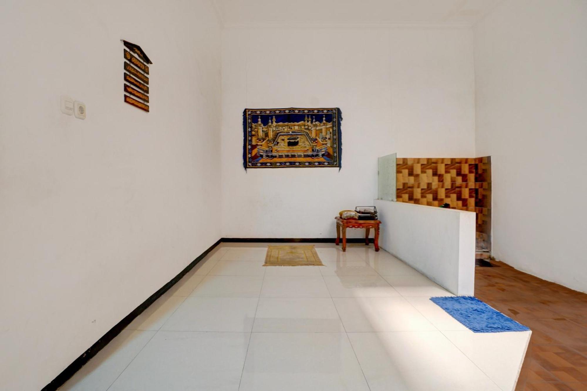 Oyo Life 93083 Nova Jaya 3 Homestay Syariah Lamongan ภายนอก รูปภาพ