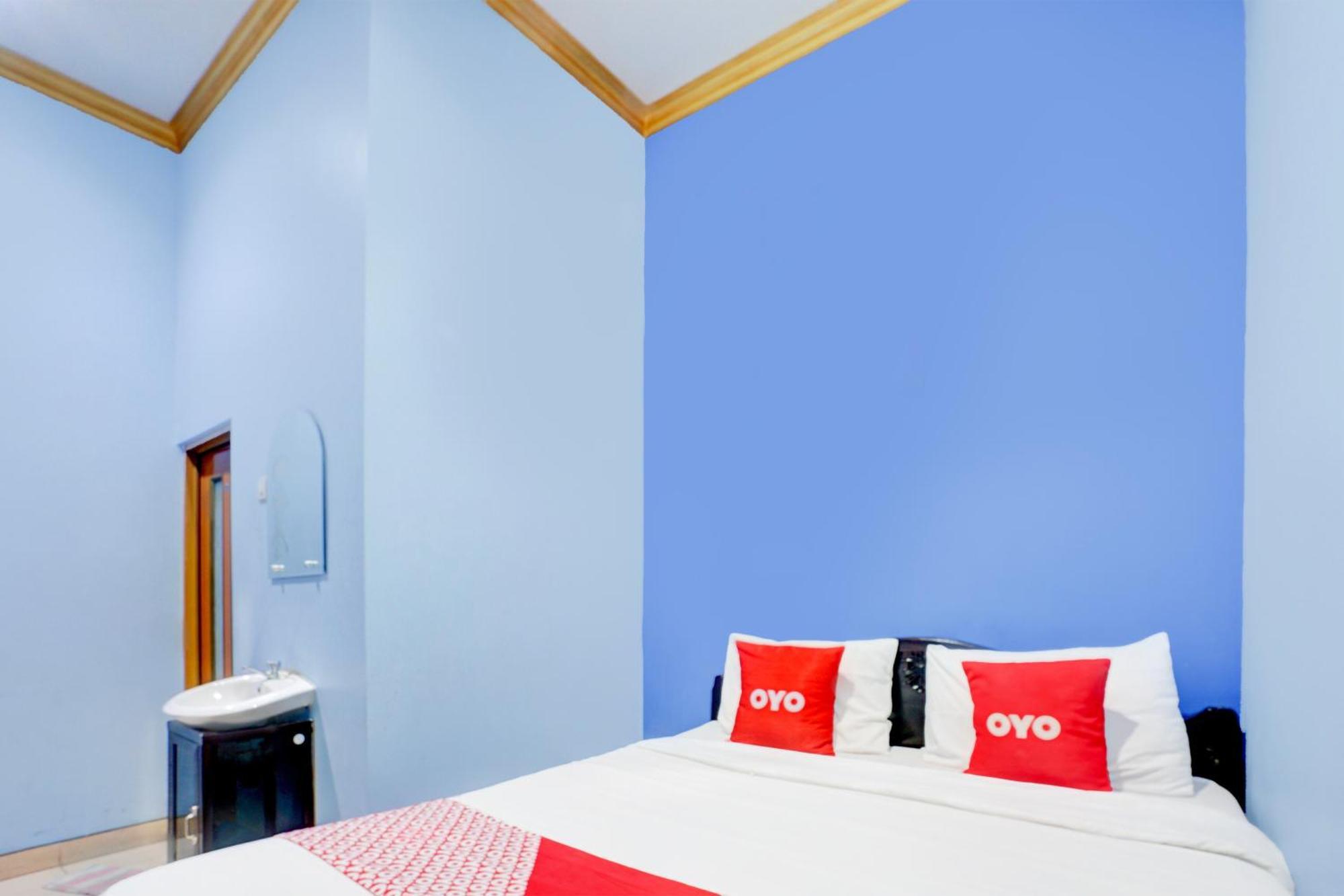 Oyo Life 93083 Nova Jaya 3 Homestay Syariah Lamongan ภายนอก รูปภาพ