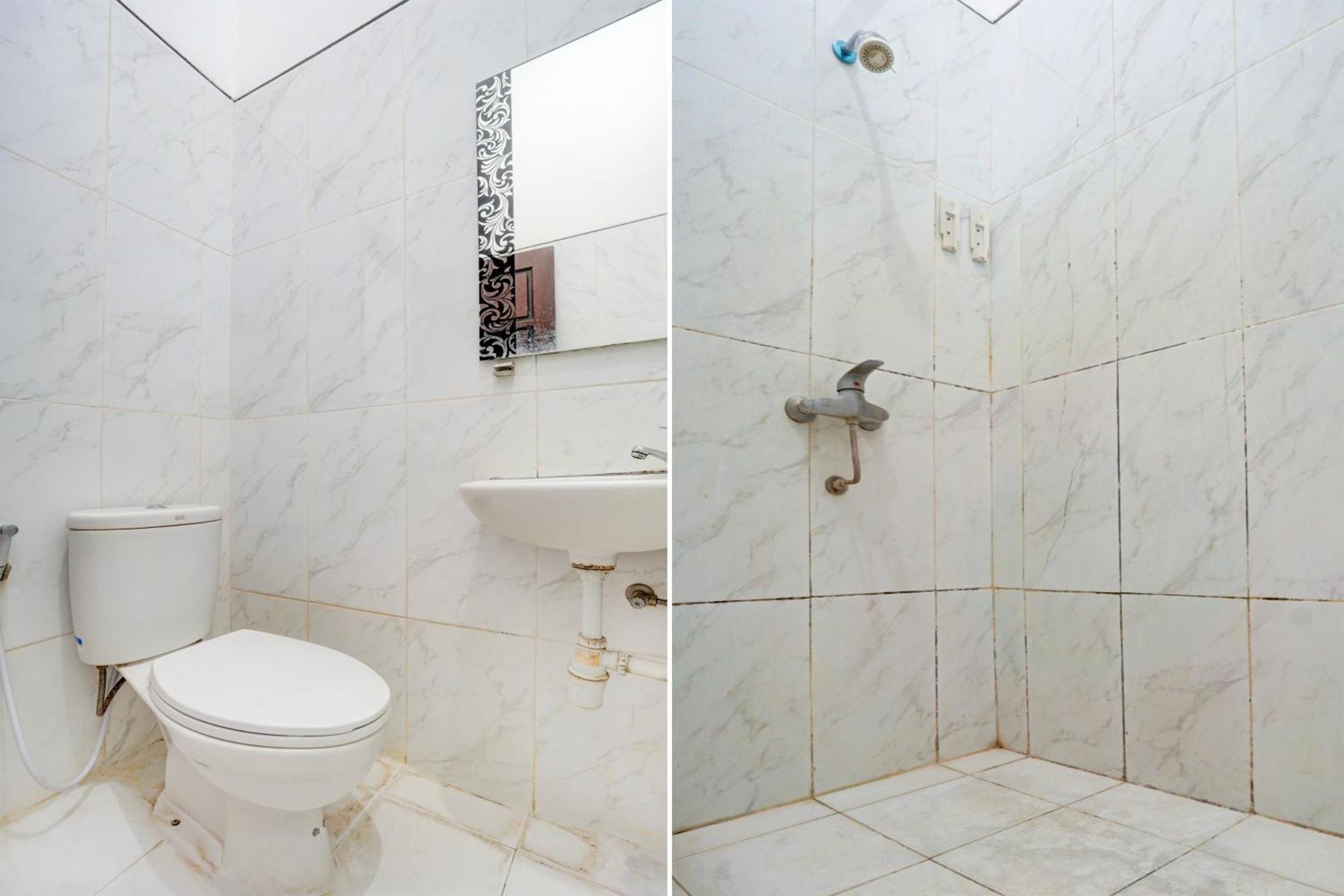 Oyo Life 93083 Nova Jaya 3 Homestay Syariah Lamongan ภายนอก รูปภาพ
